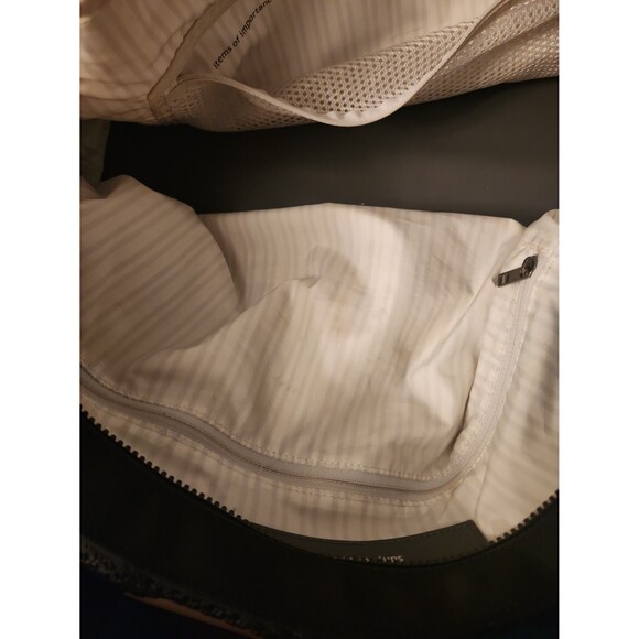 Lululemon Black Nylon & Mesh Large Travel or Gym Duffel Bag - Picture 9 of 12